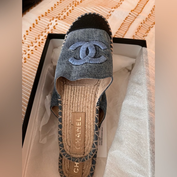CHANEL Denim espadrilles.. GOOD CONDITION - Picture 7 of 10